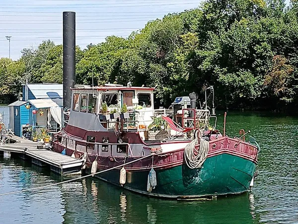 Péniche 4 pièces 38 m²