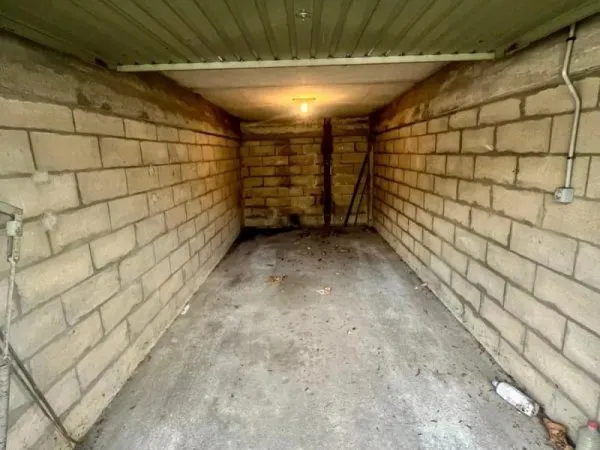 Parking 14 m²