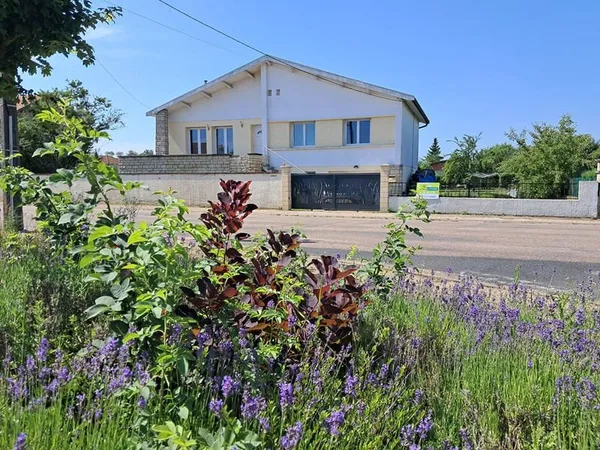 Maison familiale 7 pièces , Cadre paisible entre Saint-Dizier et le Lac du Der