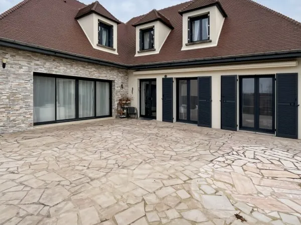 Maison 8 pièces 165 m²