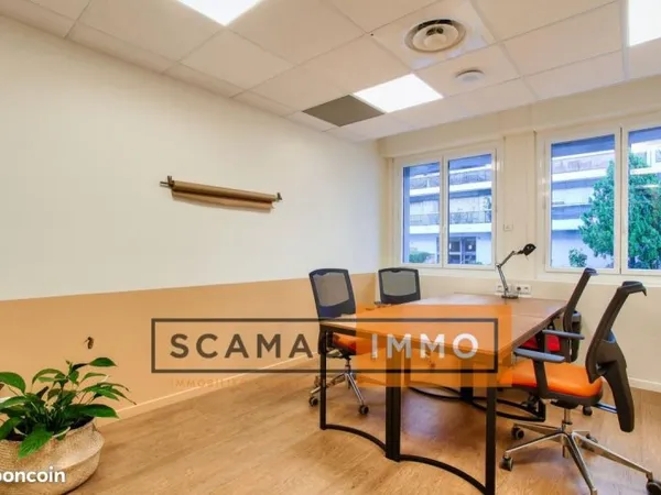 Bureau 85 m²