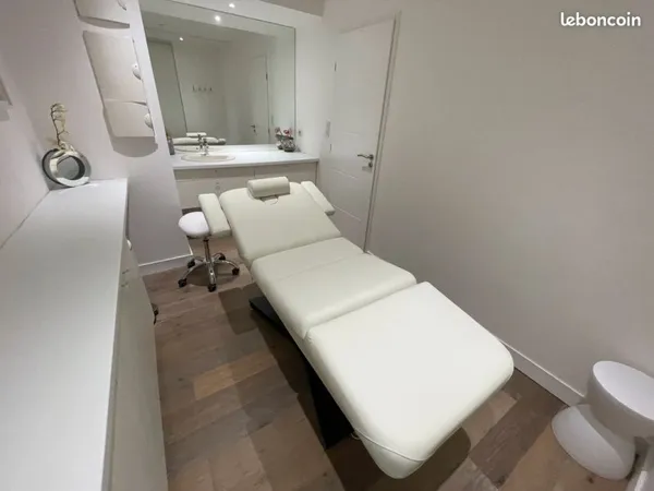 Location d'une cabine de soins toute équipée à temps partagé dans un espace de bien être