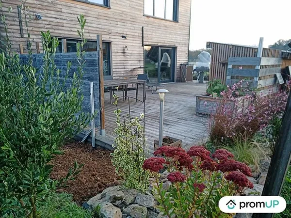 Belle maison en bois bioclimatique