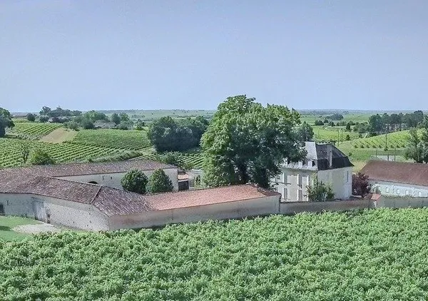 Propriété à vendre 18 pièces proche de COGNAC - Terrain de 3,2 Ha