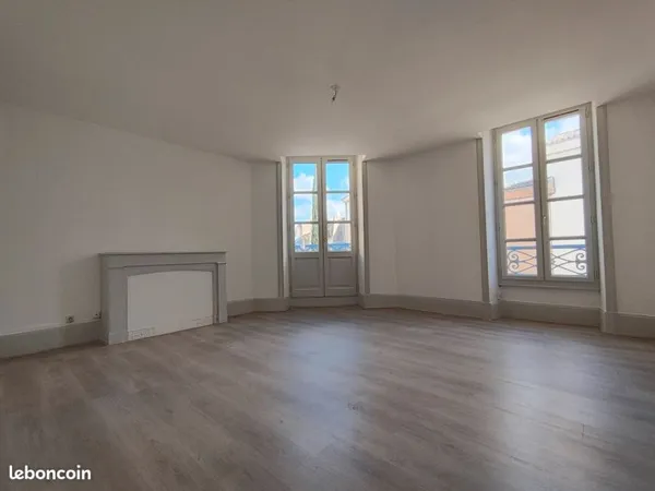 Appartement F5 124 m² - Centre Loriol