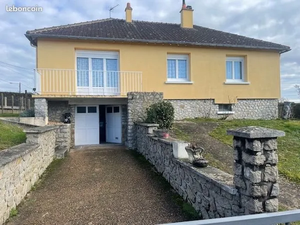 Pavillon situé entre Nogent le Rotrou et la Ferté Bernard