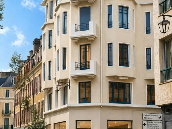 Bureaux 140 m² au centre-ville de Pau - 1er étage avec ascenseur