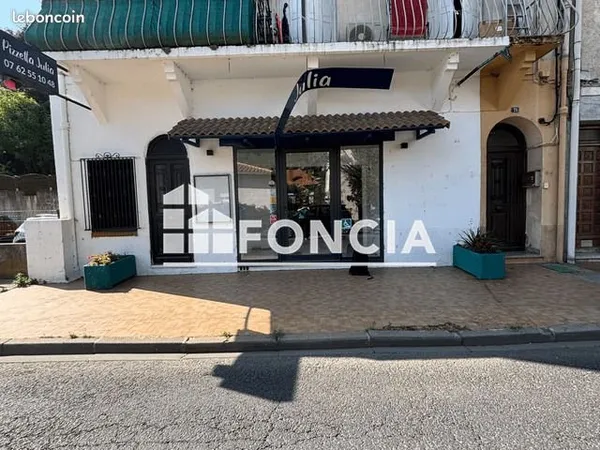 Local commercial 148 m²
