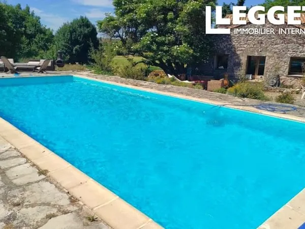 Charmante Bergerie avec piscine dans un emplacement touristique idéal
