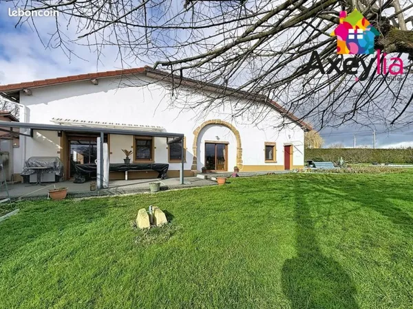 Maison 8 pièces 252 m²