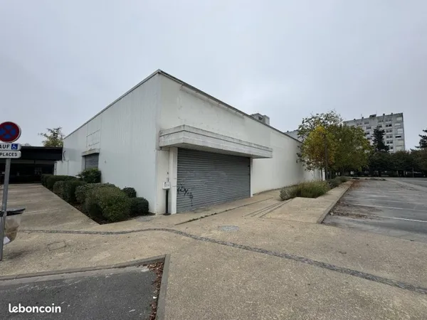 Local commercial 1120 m² VITRY LE FRANCOIS
