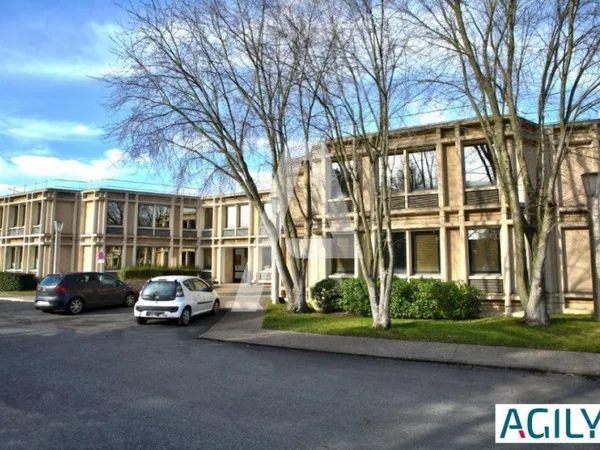 A vendre : Bâtiment indépendant au coeur du Territoire Paris SaclayLaboratoires - petit stockage