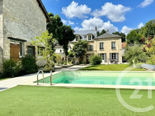 Maison 11 pièces 260 m²
