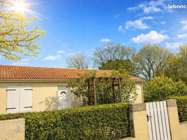 Maison 92m2 à rénover - 3 chambres - Terrain 705 m2 - Garage et atelier - Vertou Beautour