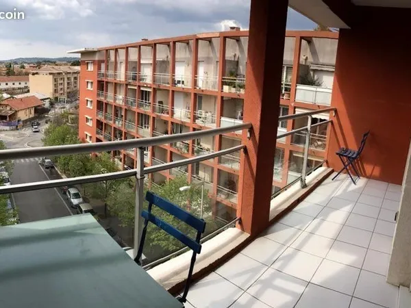 Loue Appartement T2 Aix en Provence non meublé de 40 m2 avec garage fermé