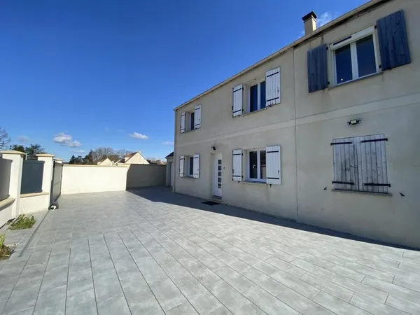 MAISON MEUBLÉE - 162 M² - LIMETZ VILLEZ