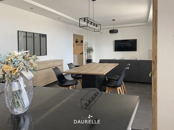 A vendre NOVES, appartement rénové avec 3 chambres proche ce