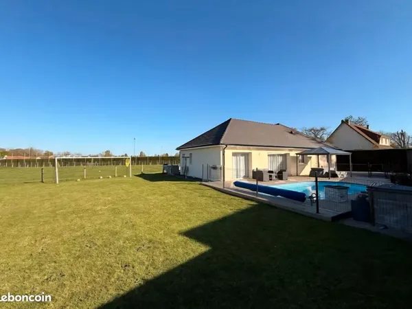 Plain-pied avec piscine