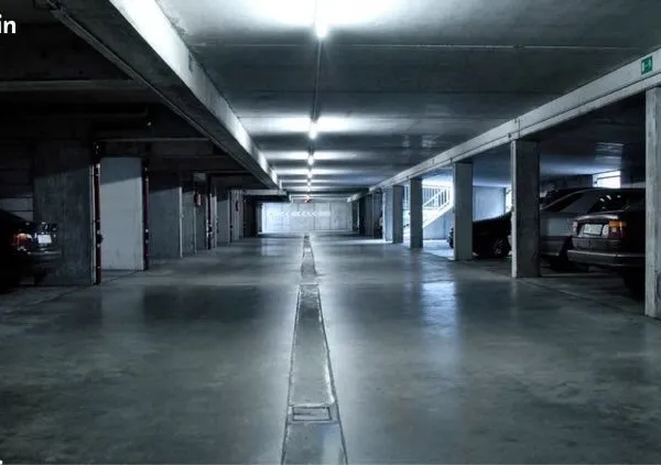 Une place de parking sous terrain à louer 20 eme arrondissement