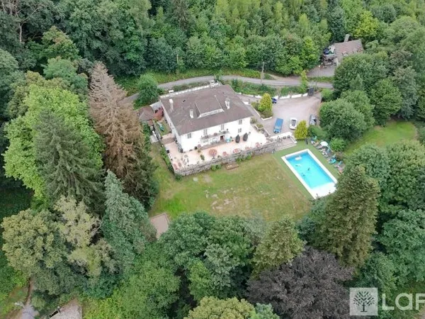 Maison 13 pièces 485 m²