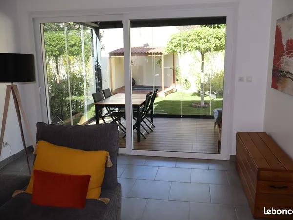Maison 6 pièces avec jardin et pergola