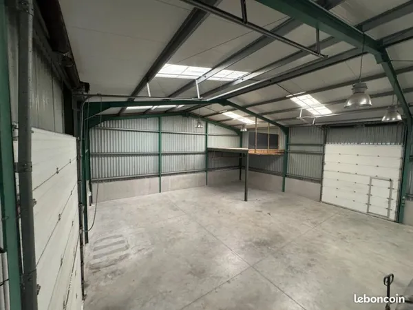 Entrepôt 300 m² Cambrai