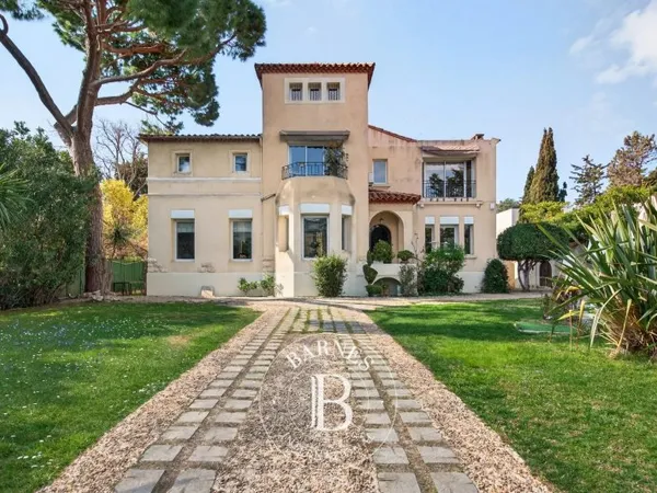 VENTE - MARSEILLE - 13008 - PRADO - BAGATELLE - MAISON - JARDIN - PISCINE - GARAGE - STATIONNEMENTS