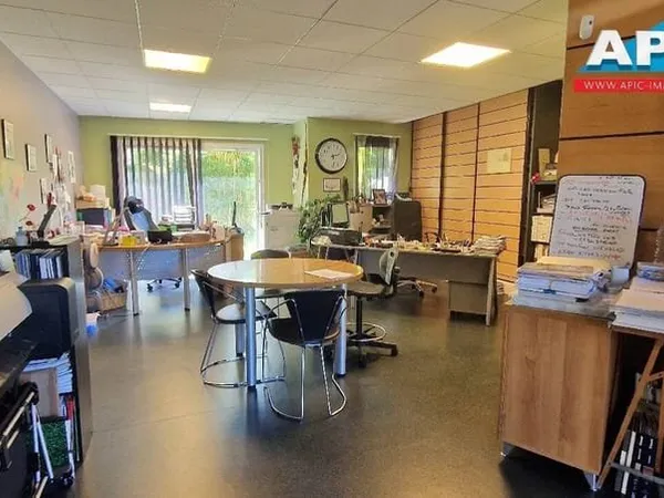 Local commercial 2 pièces 52 m²