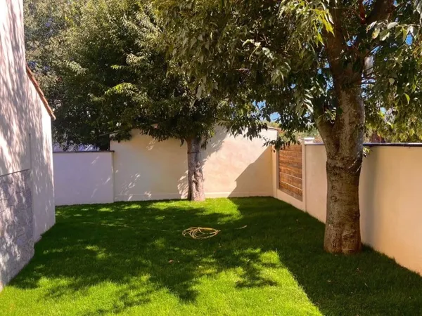 Maison rénovée de 138m2 -jardin de 500m2 avec piscine