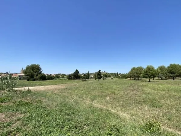 Terrain 300 m²