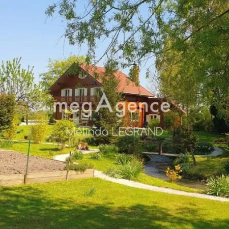 Maison 7 pièces 220 m²