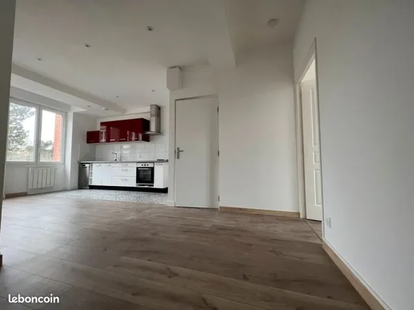 TYPE 2 - CROISE LAROCHE - environ 40 m² - 175000 euros FAI