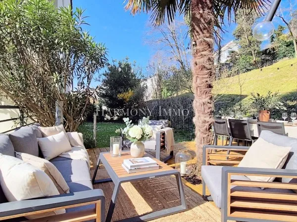 Appartement T4 de 93 m2 Esprit maison avec jardin