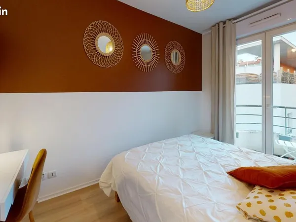 Chambre 6 pièces 80 m²