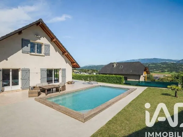 Maison 5 pièces 210 m²
