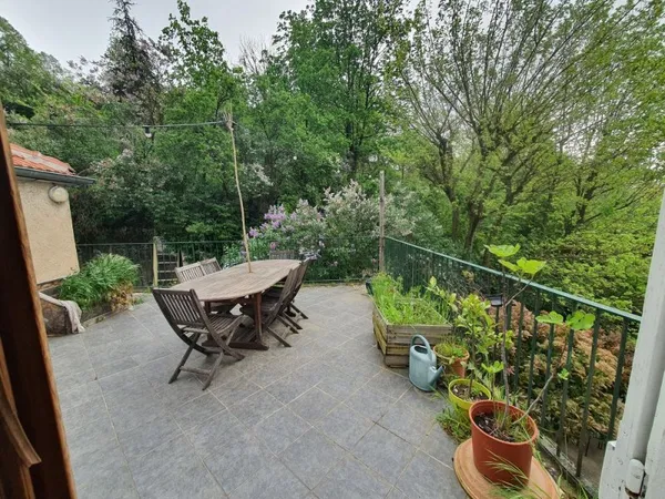 Appartement avec grand jardin privatif