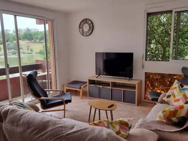 Colocation Spacieuse avec Vue sur Lac - 1 Chambre Disponible - 3 min à pied du Métro Reynerie