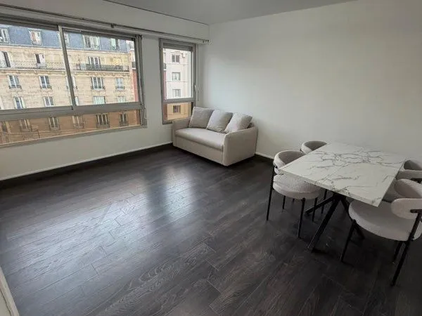 Courbevoie - 3 pièces lumineux refait à neuf - 75 m² - Meublé