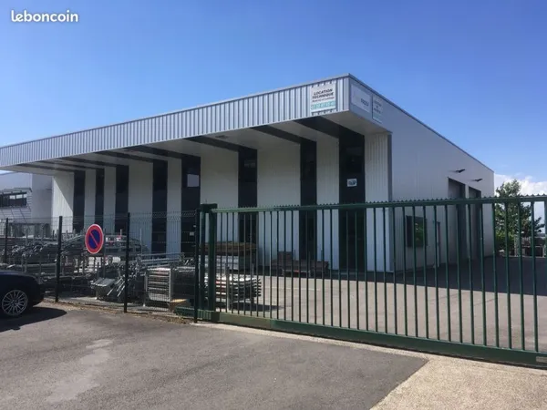 Batiment entrepot atelier bureau