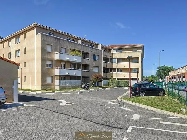 APPARTEMENT DE TYPE 2 57 M2 - TERRASSE 23 M2 - PARKING PRIVA