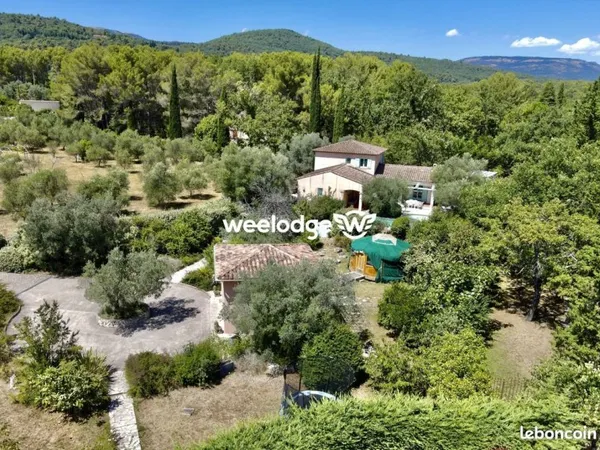 Propriété 6 pièces 187 m²