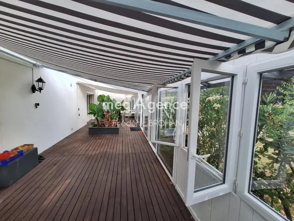 Belle maison familiale avec de beaux espaces à vivre