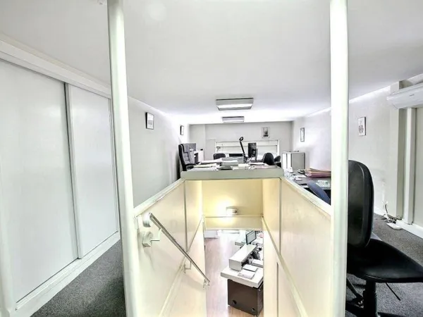 Bureaux 127 m²