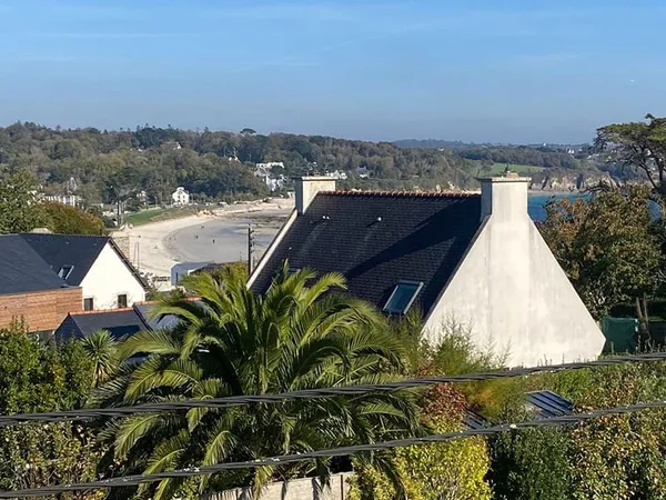 Seulement chez Nous! Plougonvelin/LE TREZ-HIR- A 4 mm des plages-Maison de Type 6-