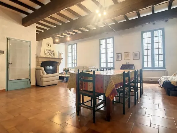 Avignon intramuros. Maison à vendre - 7 pièces, 6 chambres, fort potentiel