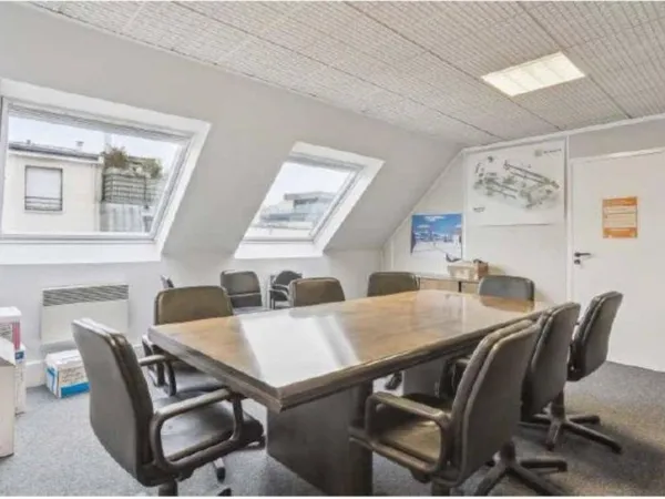Bureaux 2 pièces 155 m²