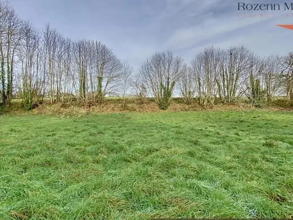 PLUGUFFAN - Terrain constructible de1633 m²