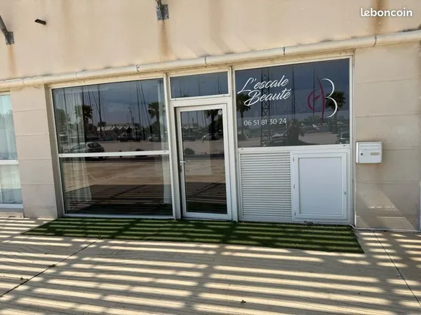 👉 RARE - Local commercial Port-Saint-Louis-du-Rhône - Emplacement N°1 port + terrasse