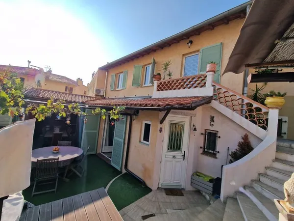 Villa aux portes de Monaco, quartier Saint Roman