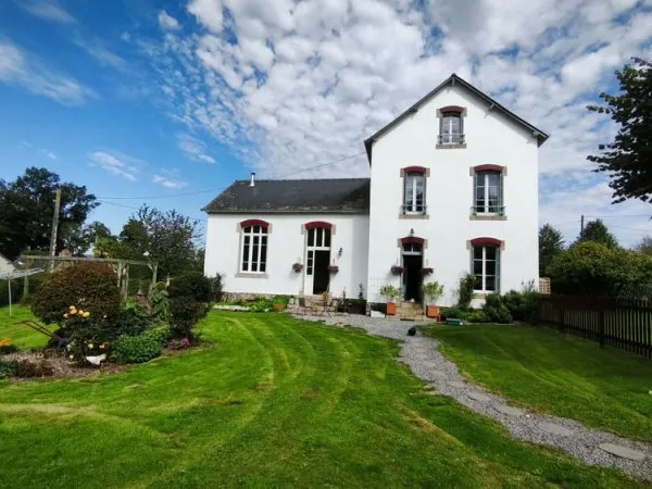 MORBIHAN, Cleguerec, Ancienne Ecole, 4 chambres, jardin, parking